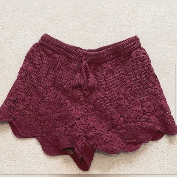 Abercrombie & Fitch Pants - Abercrombie & Fitch knit - crochet shorts Size Medium